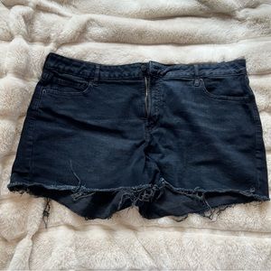 NWOT Old Navy O.G. Straight Cut-Off Jean Shorts: Plus Size 20